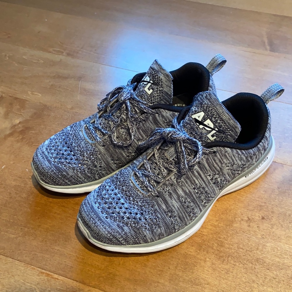 APL shoes